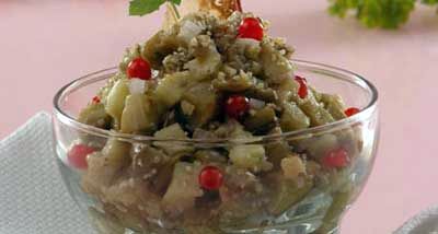 Баклажан печёный с орехами