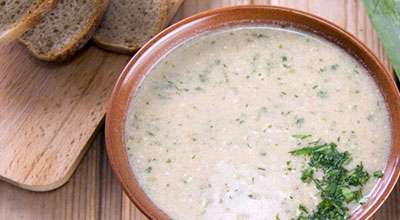 Шечаманди с луком-пореем и орехами