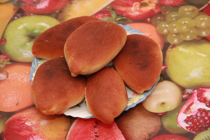 Пирожки с яйцом и зеленым луком