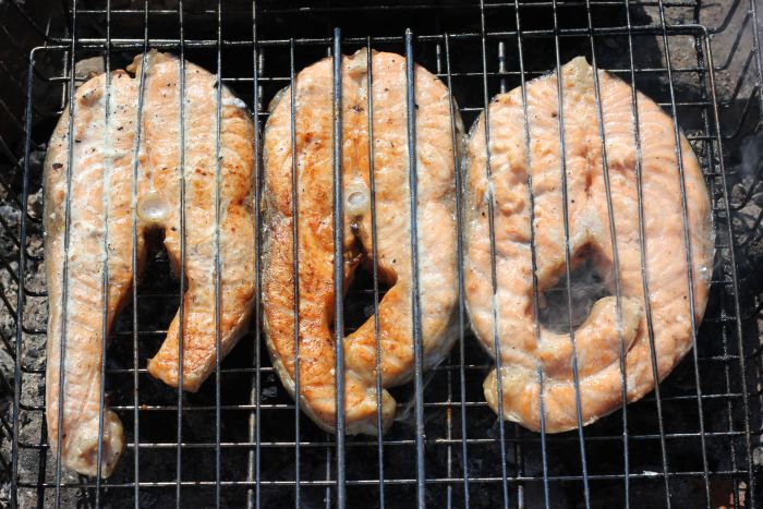 Семга, приготовленная на открытом огне