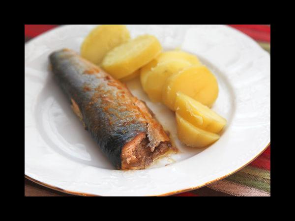 Голец, запеченный с лимонным маслом