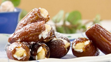 Финики с творогом