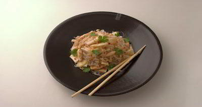 Салат из курицы с грушами