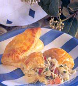 Конвертики с сосисками и квашеной капустой