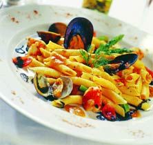 Гарганелли с морепродуктами и спаржей