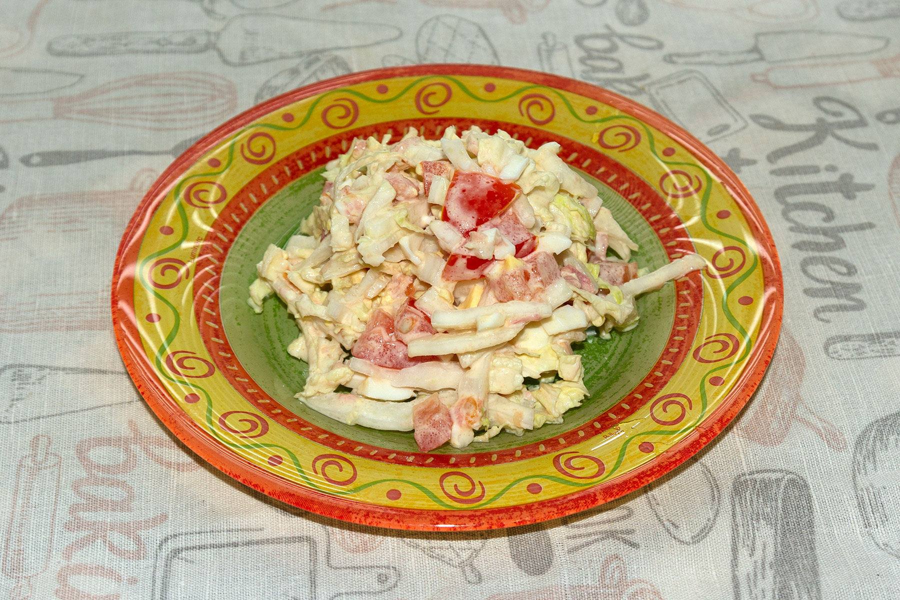 Салат из пекинской капусты с рыбой