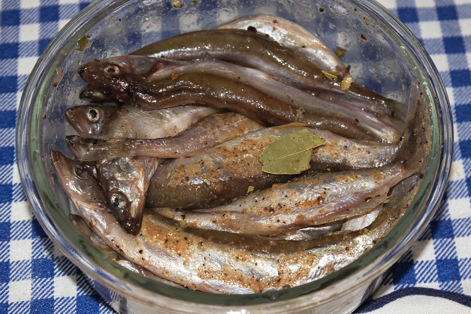 готовая рыба по рецепту Мойва пряного посола (сухой посол)