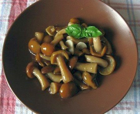 Маслята маринованные