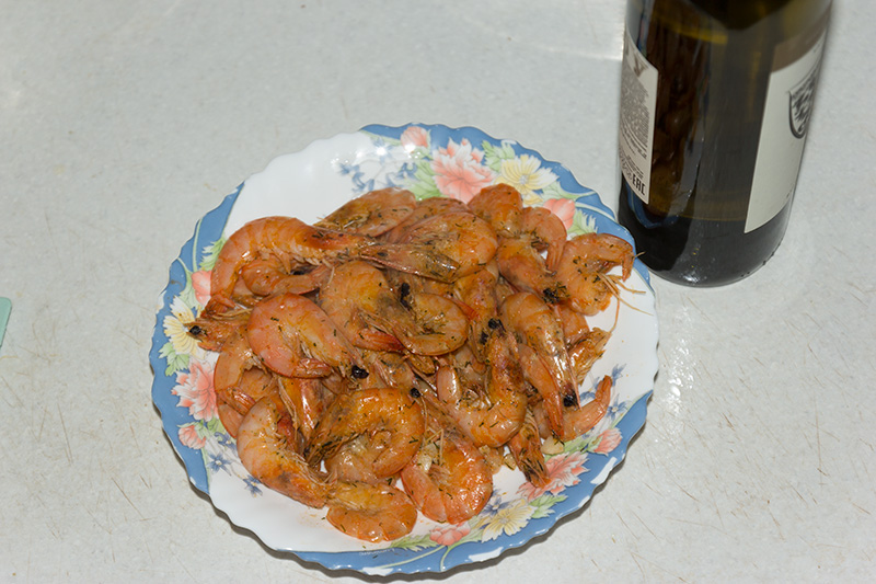 Креветки королевские жареные с чесноком и зеленью