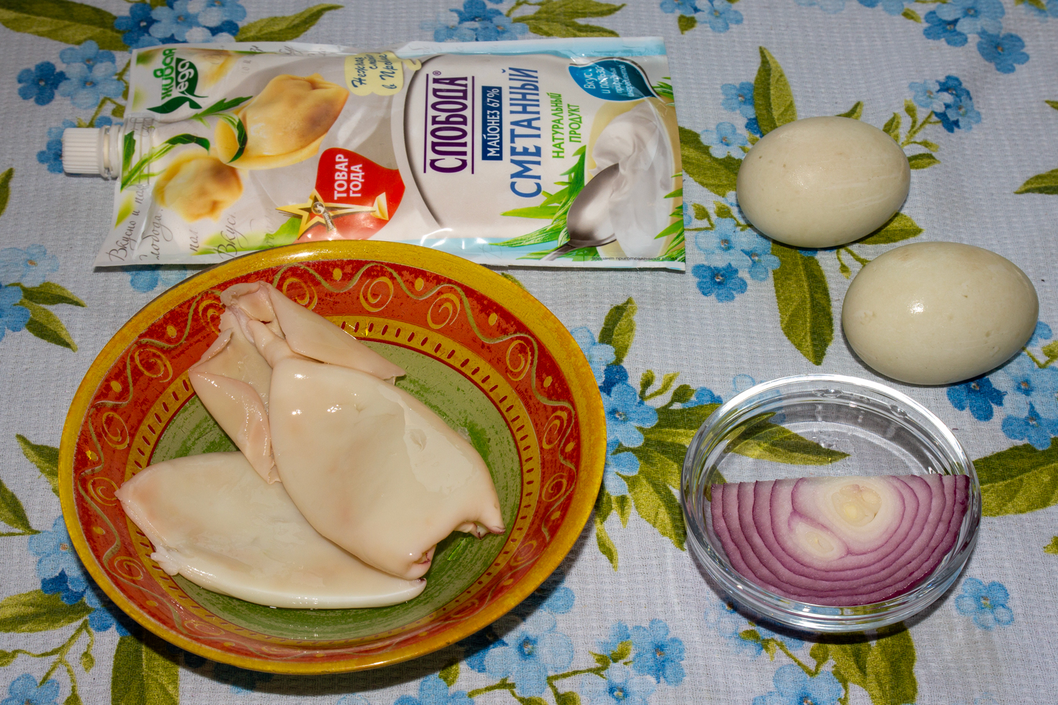 ингредиенты для рецепта Салат кальмаровый продукты для рецепта Салат кальмаровый