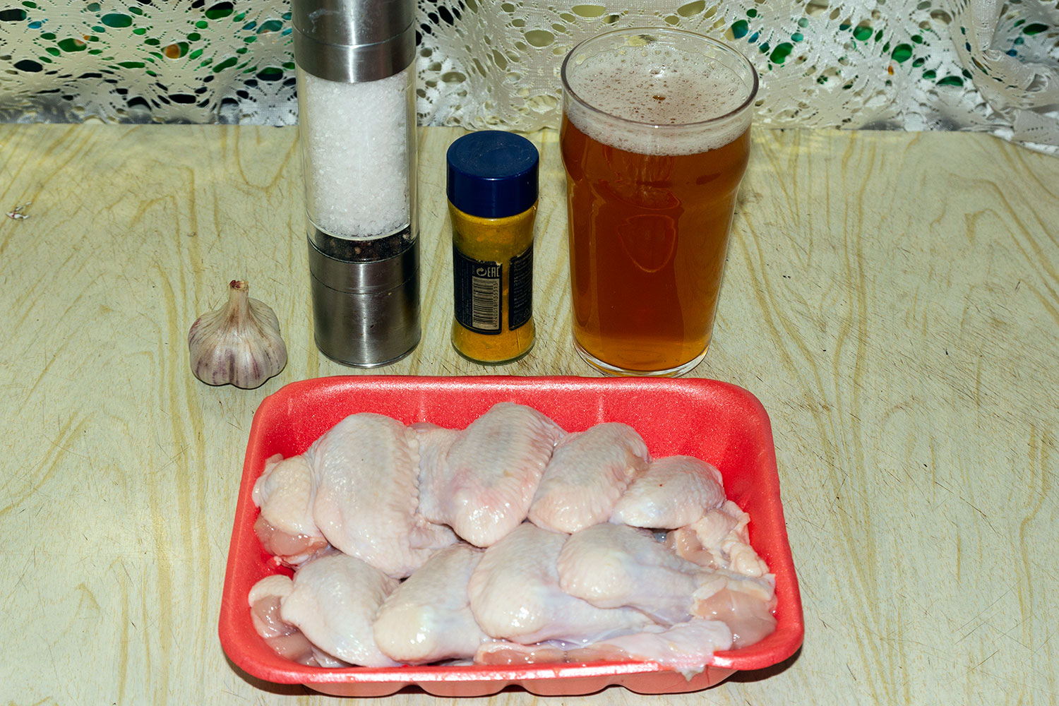 Ингредиенты для крылышек куринных в пиве