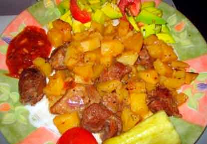 Баранина с жареным картофелем