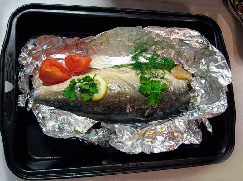 Фото к рецепту Рыба в фольге (3) Рыба в фольге (3)
