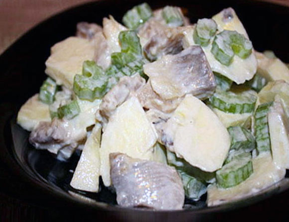 Салат из сельди с яблоком и луком