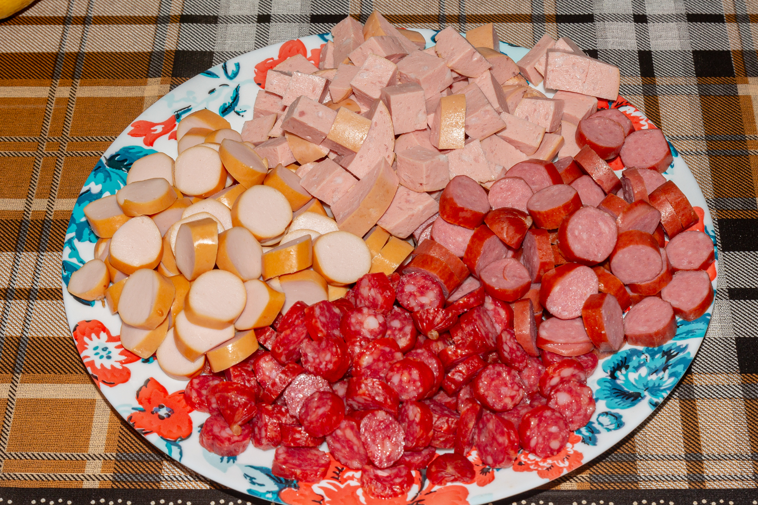 сосиски по рецепту Солянка мясная сборная