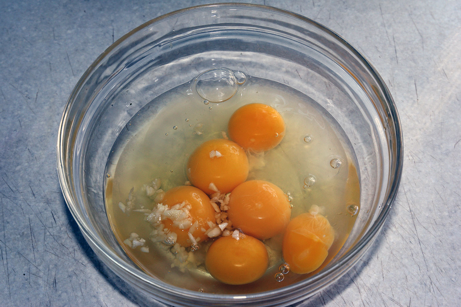 Яйца с чесноком