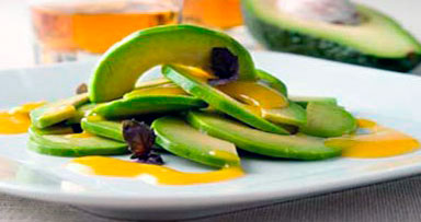 Авокадо с абрикосовым соусом