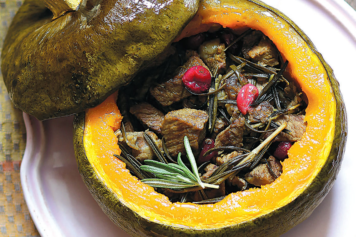 Тыква с телятиной и розмарином