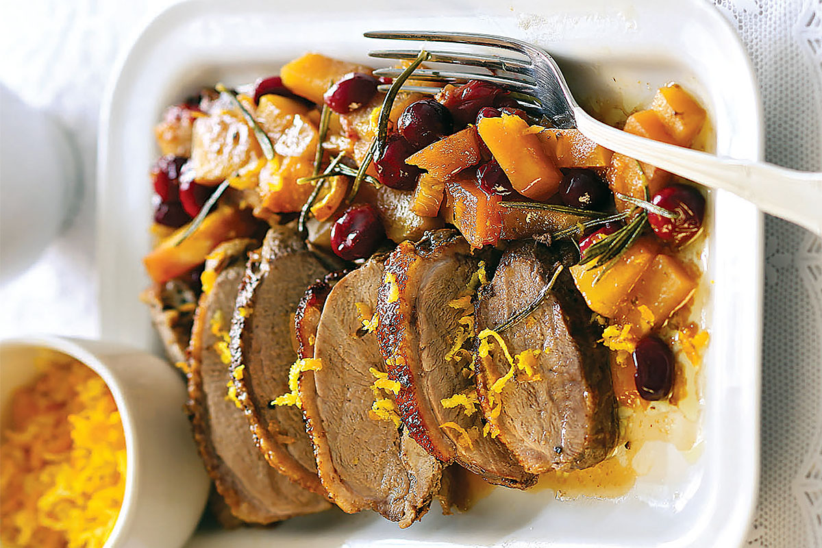 Утиные грудки с тыквой и брусникой