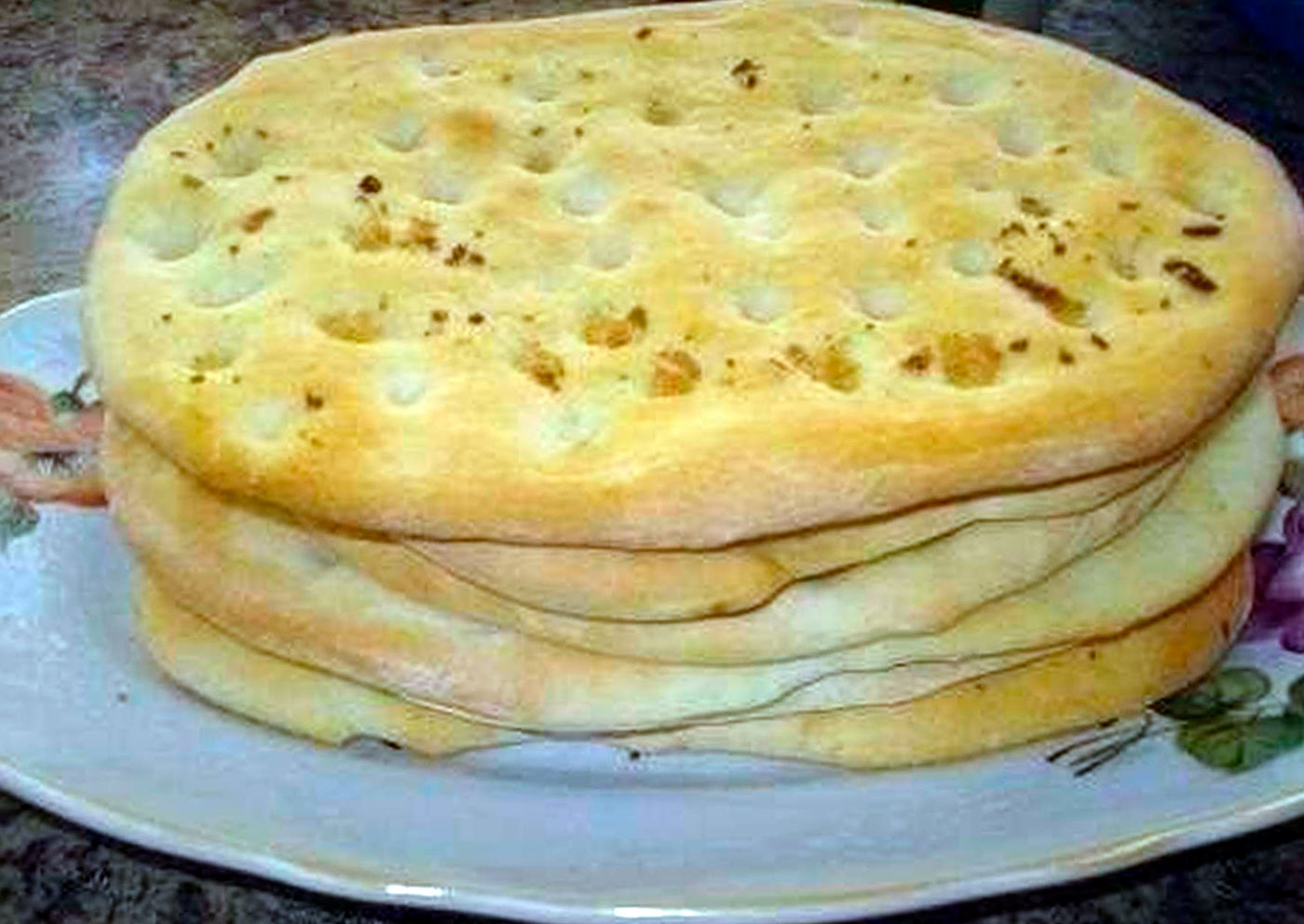 Лепешки с оливковым маслом и чесноком