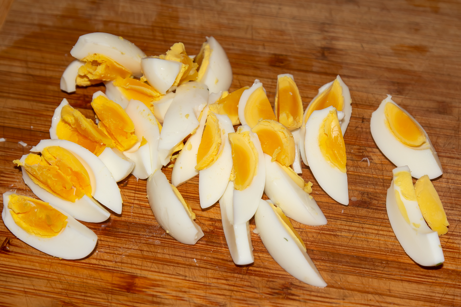 нарезанные яйца по рецепту