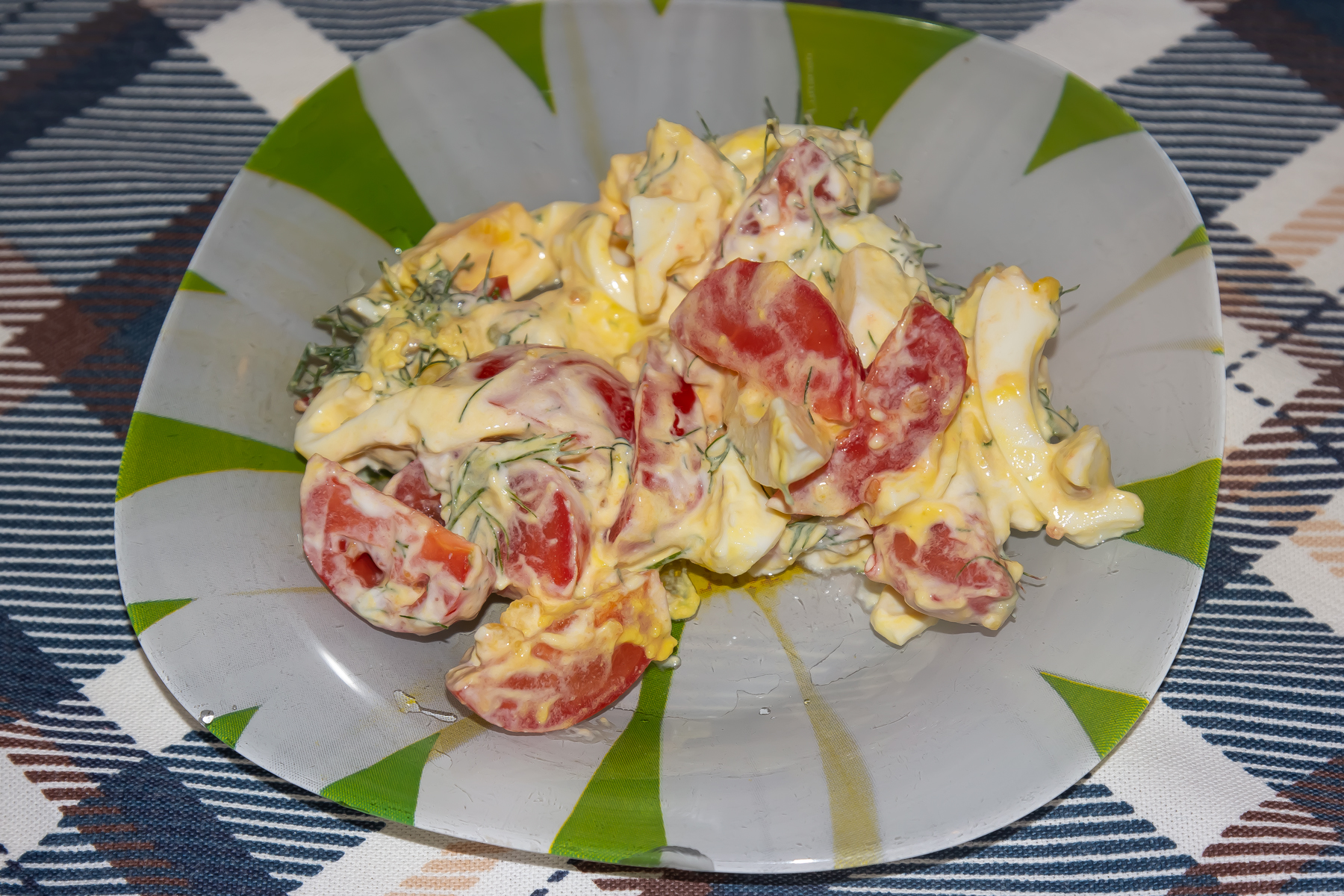 Салат из помидоров и яиц (2)