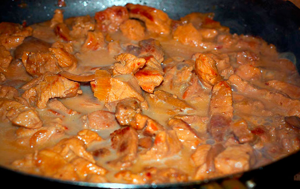 Жаркое из свинины и грибов