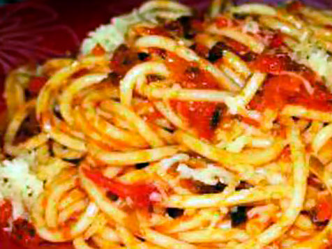 Спагетти с овощным соусом