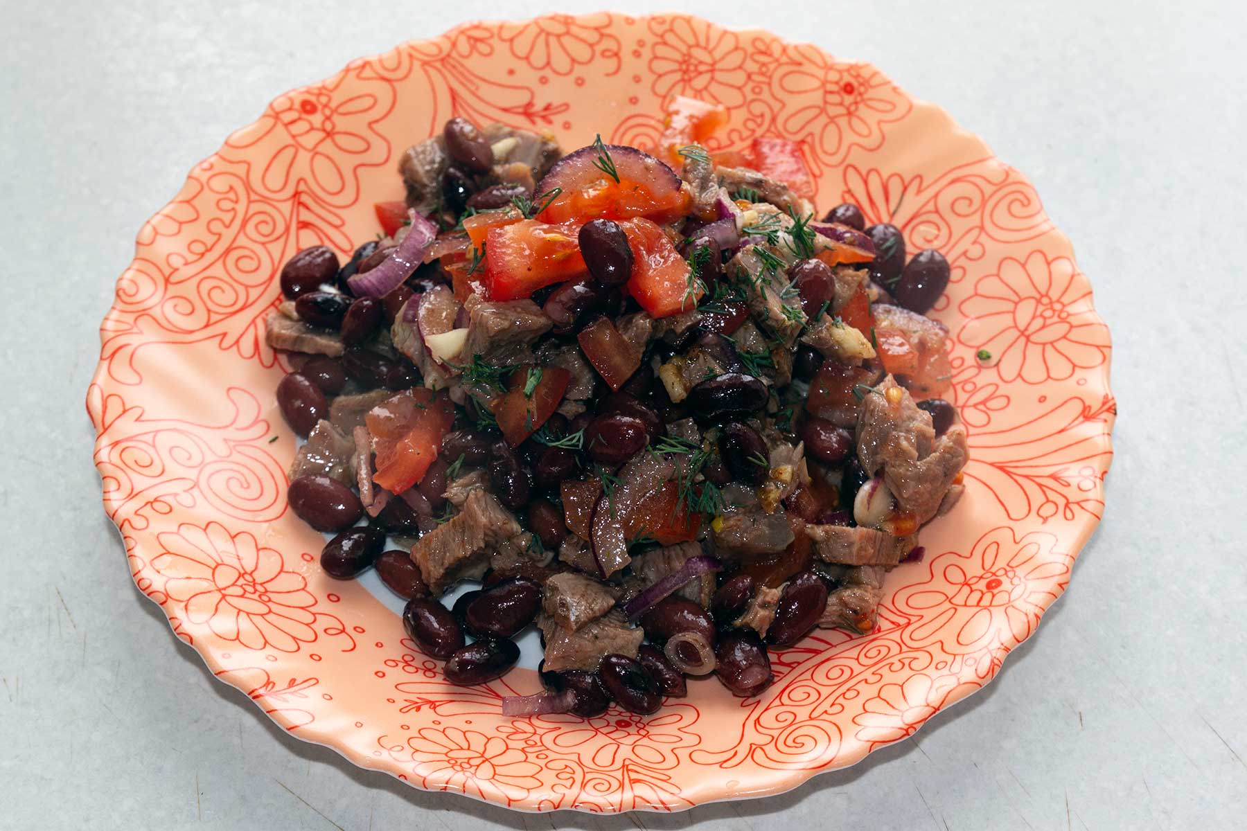 Фото к рецепту Салат с говядиной и фасолью (2) Салат с говядиной и фасолью (2)