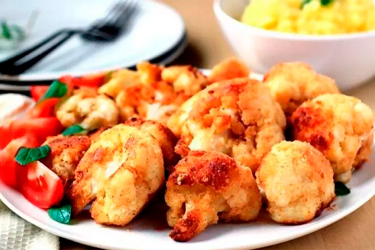 Фото к рецепту Цветная капуста в хрустящей панировке Цветная капуста в хрустящей панировке