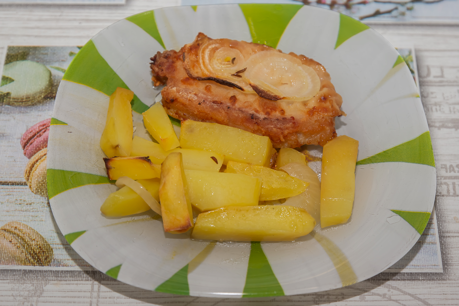 Корейка, запеченная с картофелем