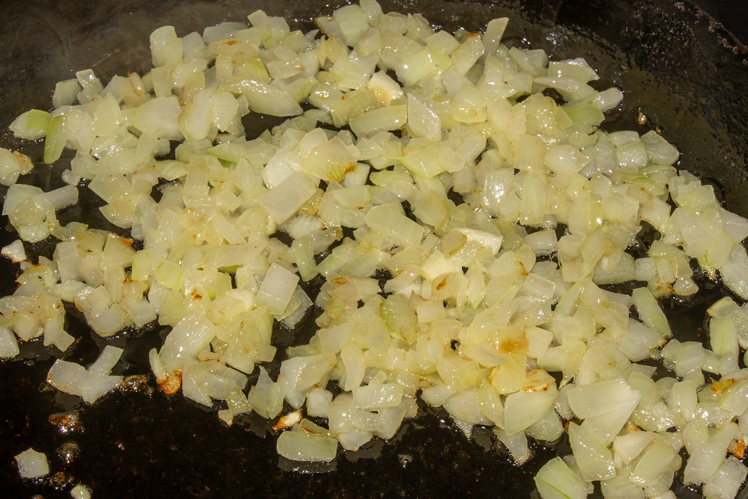 измельченный лук по рецепту Фаршированные кальмары под майонезом