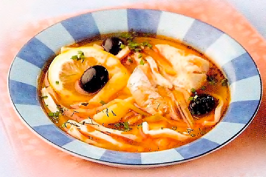 Солянка с рыбой и кальмарами