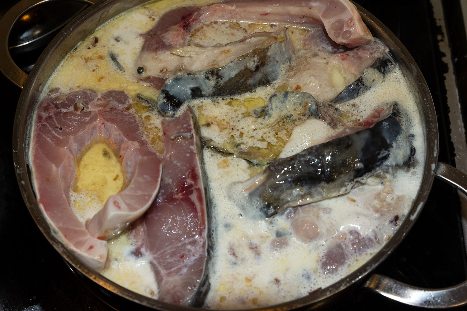 Заливаем рыбу молоком