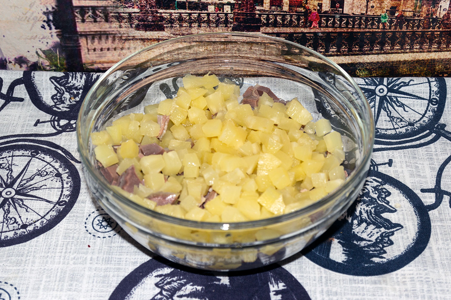 нарезаем ананас кубиками для рецепта