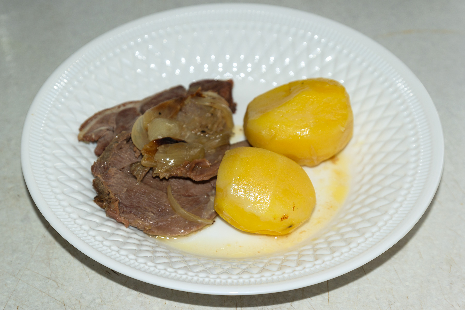 Баранина в духовке с картофелем