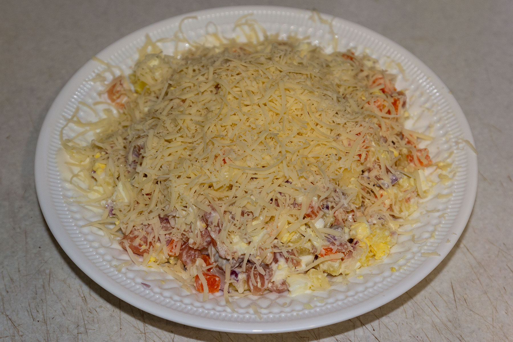 Фото к рецепту Слоеный салат с форелью Слоеный салат с форелью