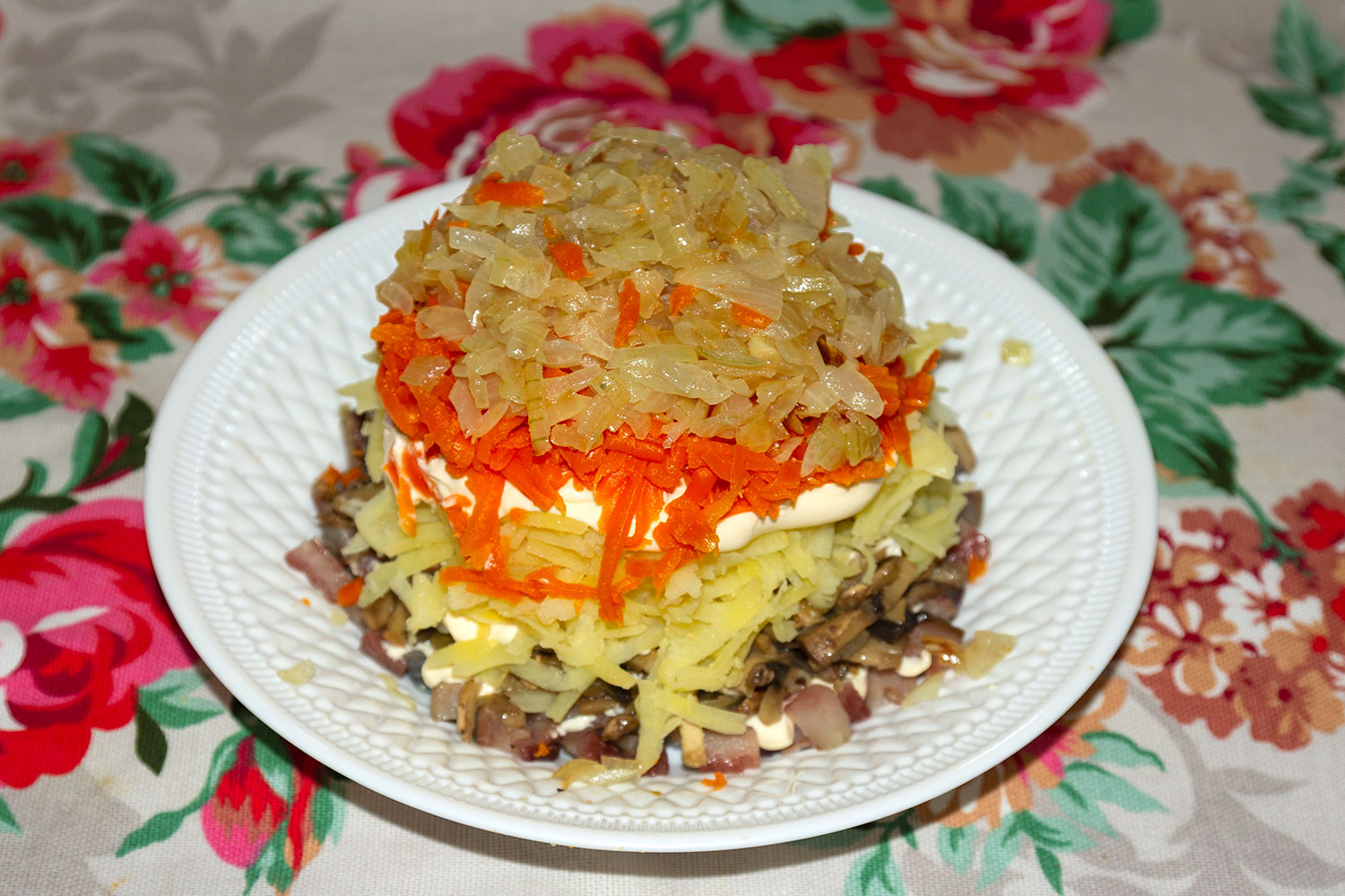 Отвариваем морковь для салата Лисья шубка