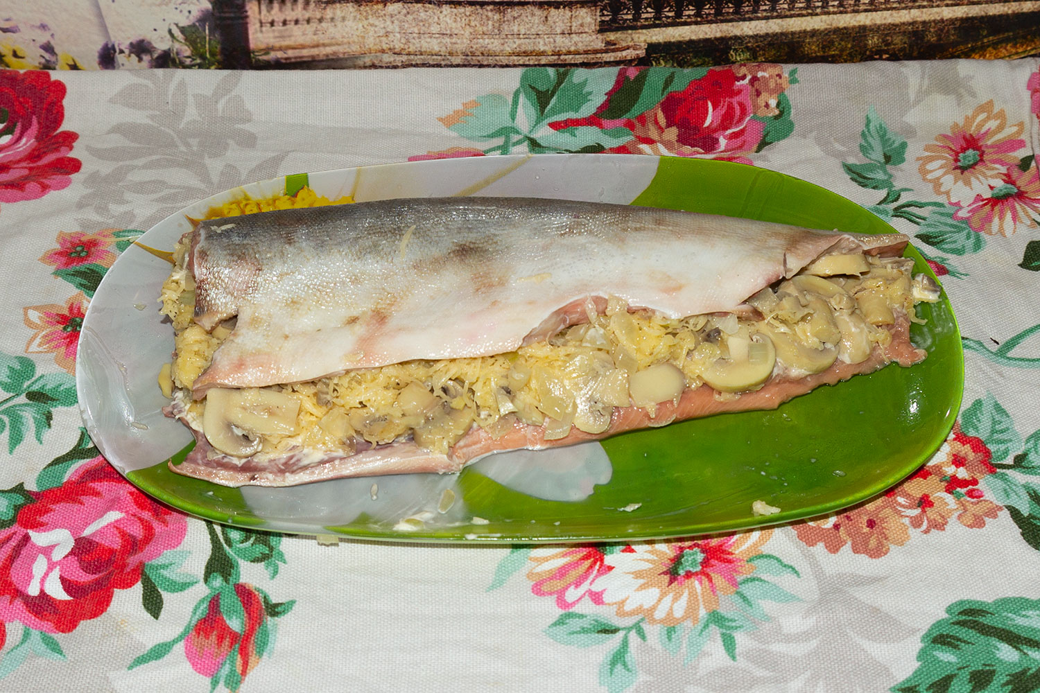 Начиняем рыбу фаршем по рецепту