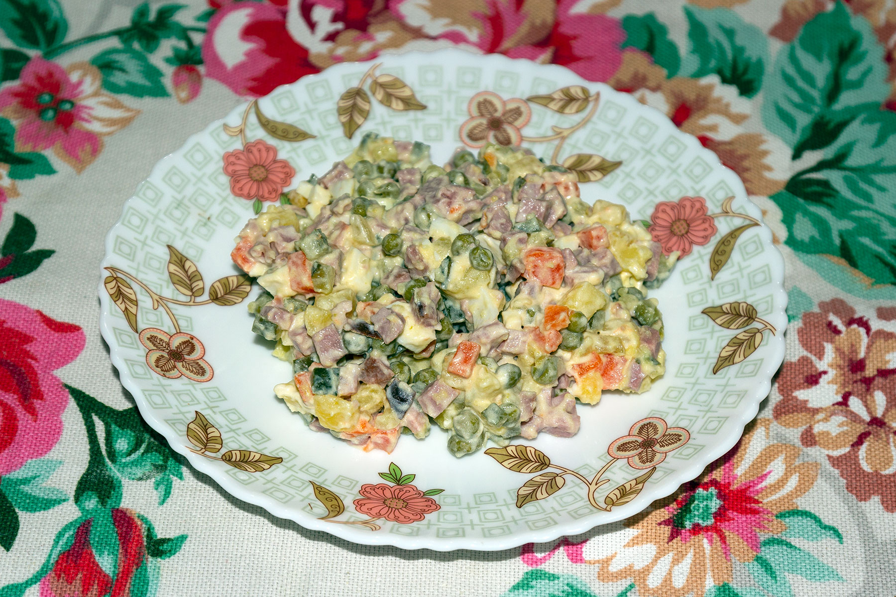 Оливье с копченой уткой