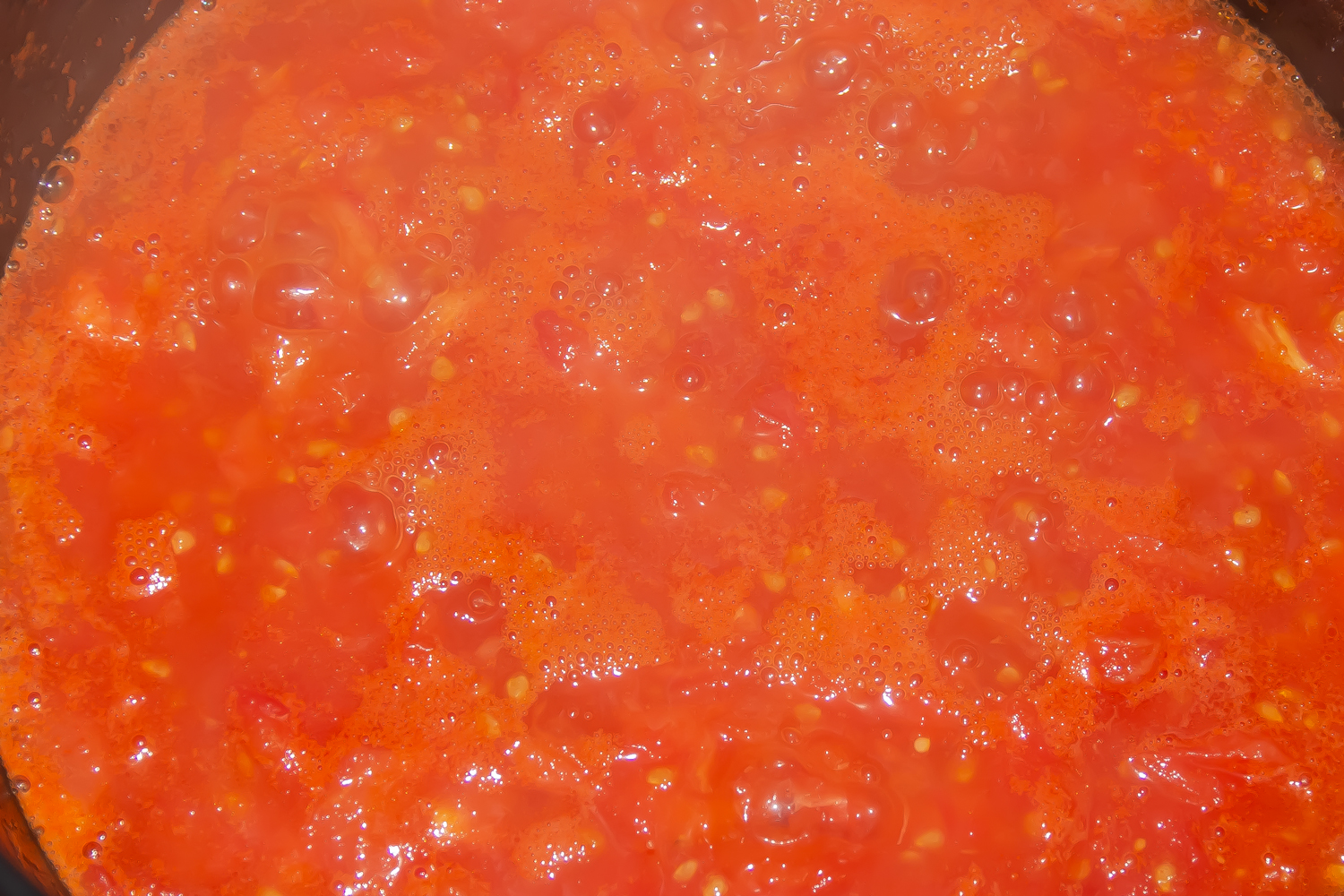 томатный соус для рецепта Биточки из кролика, тушенные с баклажанами и перцем