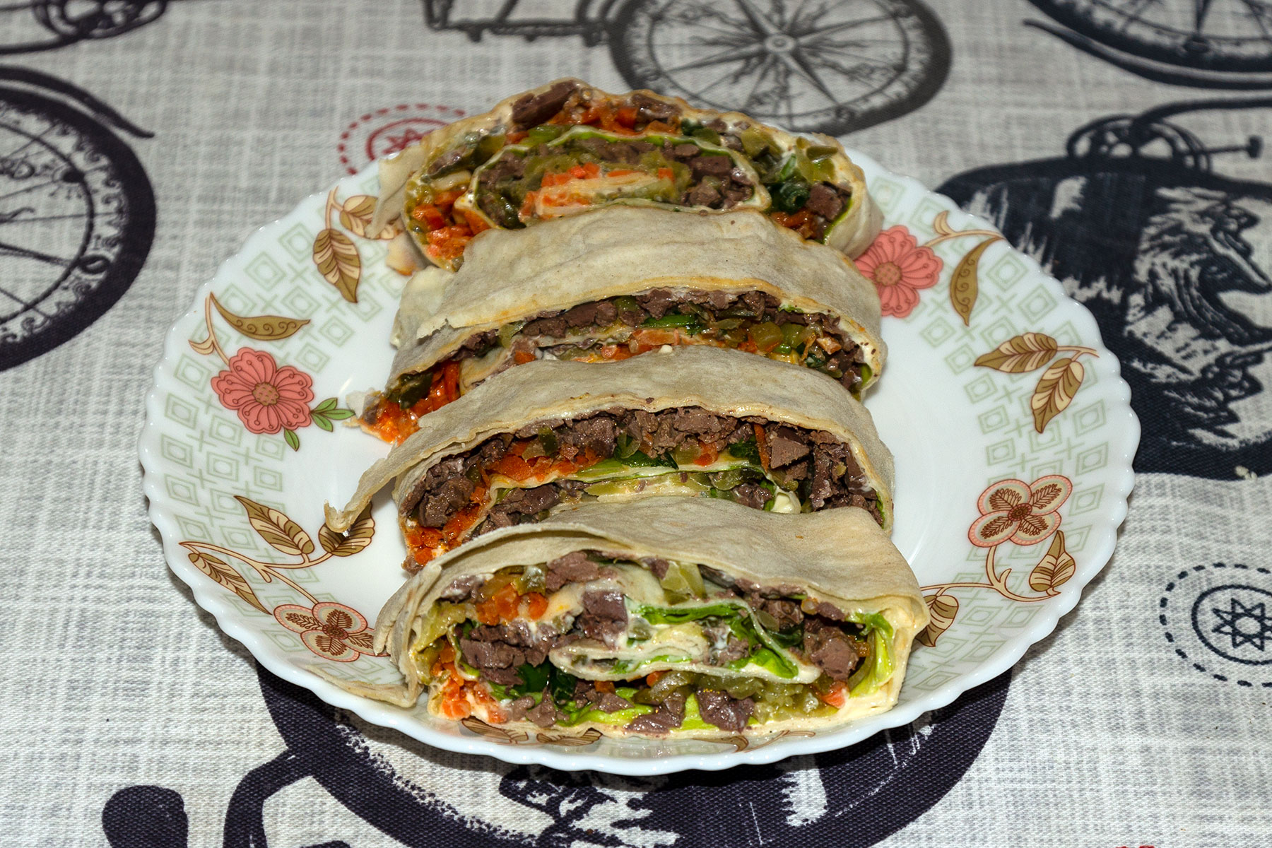 Лаваш с начинкой из печенки