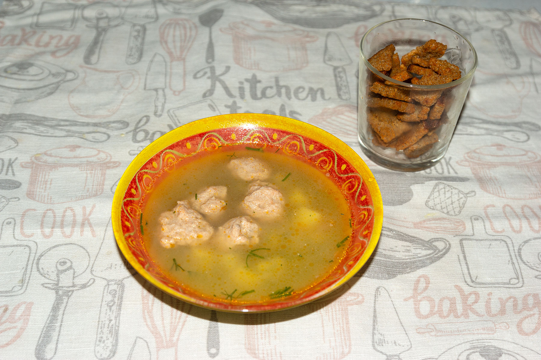 Уха с рыбными фрикадельками