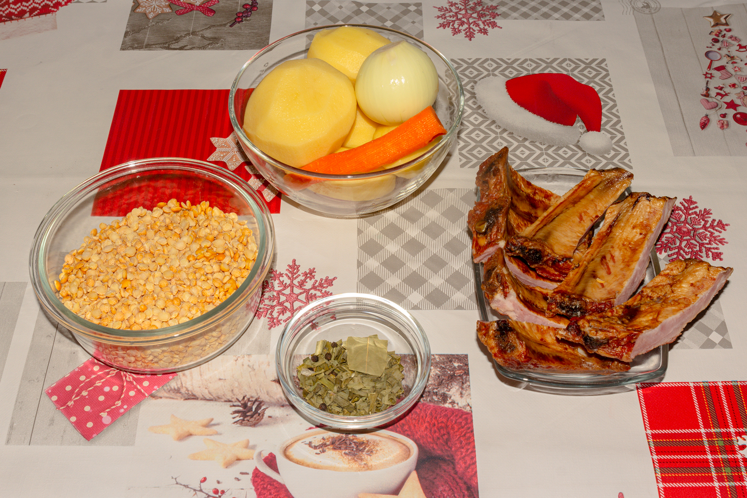 продукты для рецепта Гороховый суп с копченостями