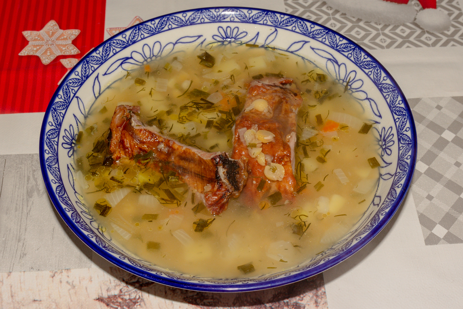 Гороховый суп с копченостями