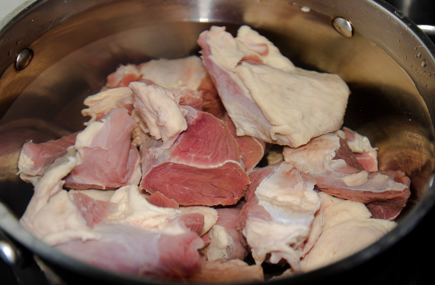 мясо залитое водой по рецепту бозбаш Сисианский