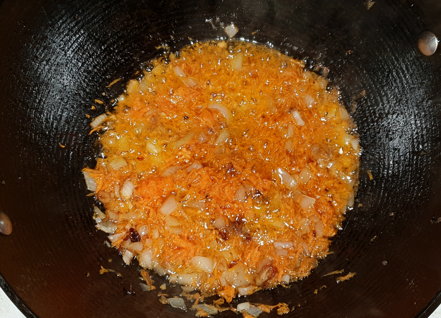 Обжаренная морковь с луком по рецепту