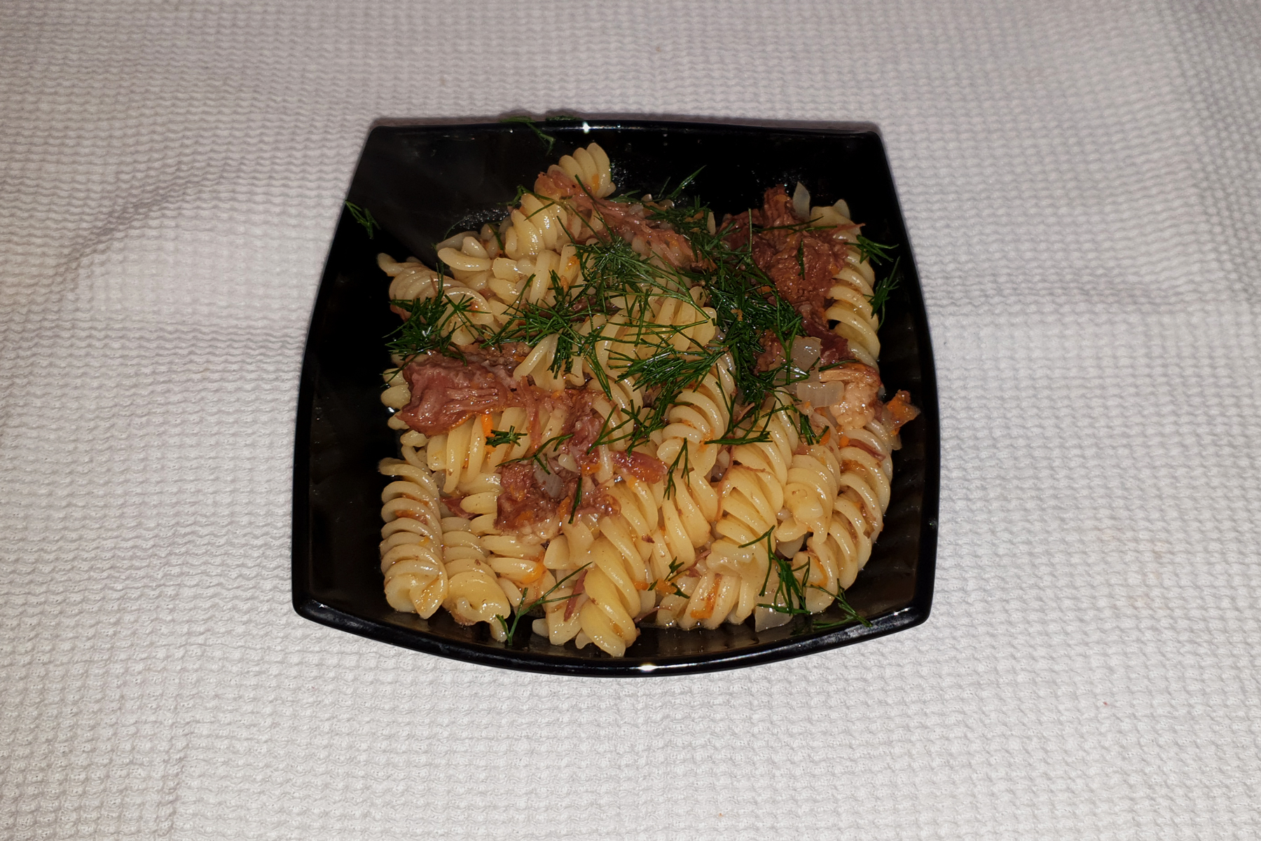 Лапша с тушенкой