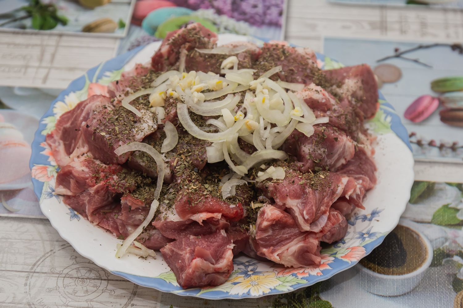 замаринованное мясо по рецепту Шашлык из свинины с помидорами