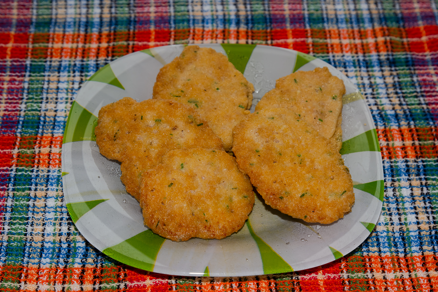 Фото к рецепту Икра карпа жареная Икра карпа жареная